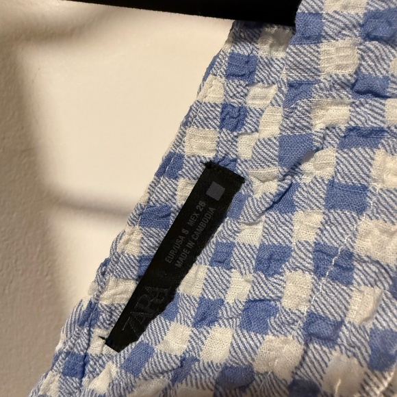 Zara Blue Gingham Smocked Crop Top - Picture 4 of 5